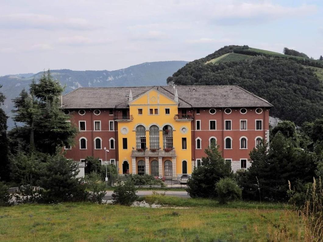 Hotel Stella Alpina Spiazzi Di Caprino Exterior photo